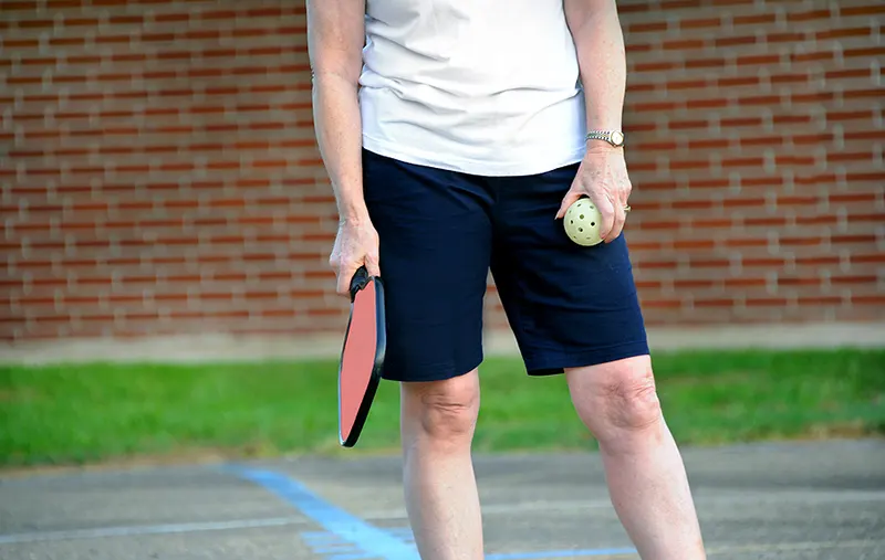 Where To Hold The Pickleball Paddle