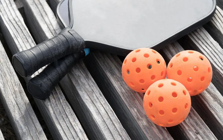 The 12 Best Pickleball Paddles For Spin