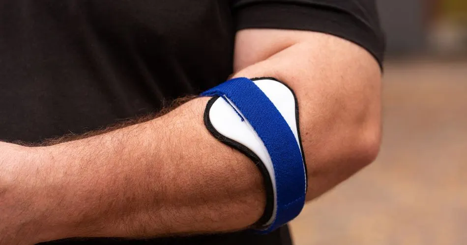 5 Best Pickleball Paddles For Tennis Elbow (+ 3 Runner-Ups)