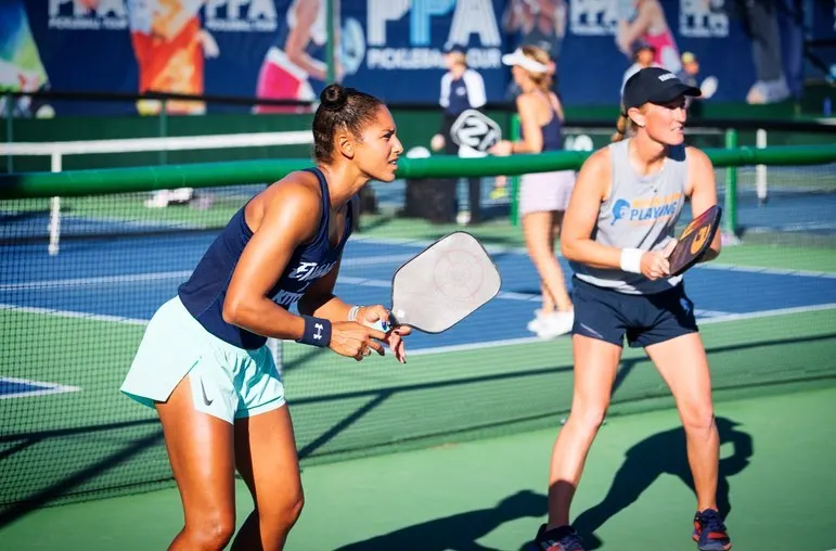 Jessie Irvine on the court
