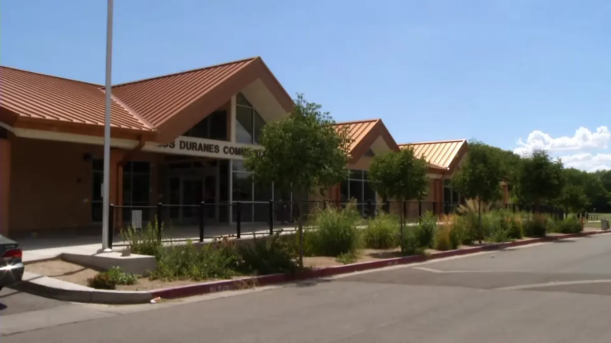 Los Duranes Community Center