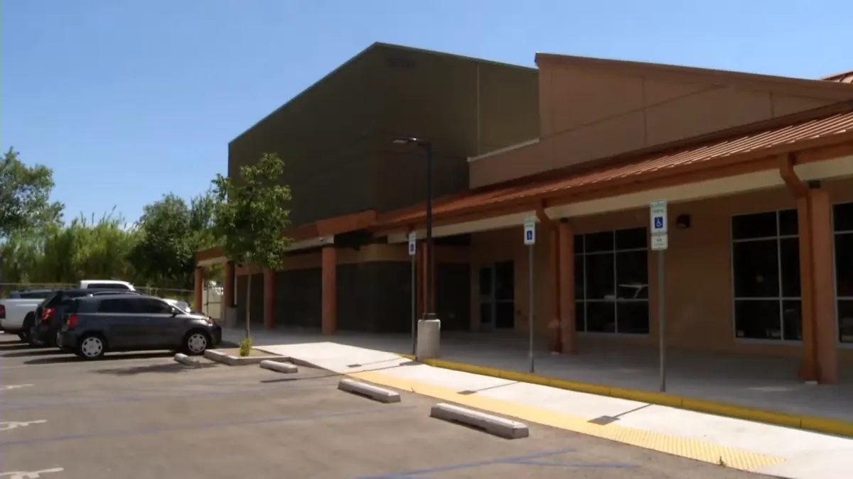 Los Duranes Community Center