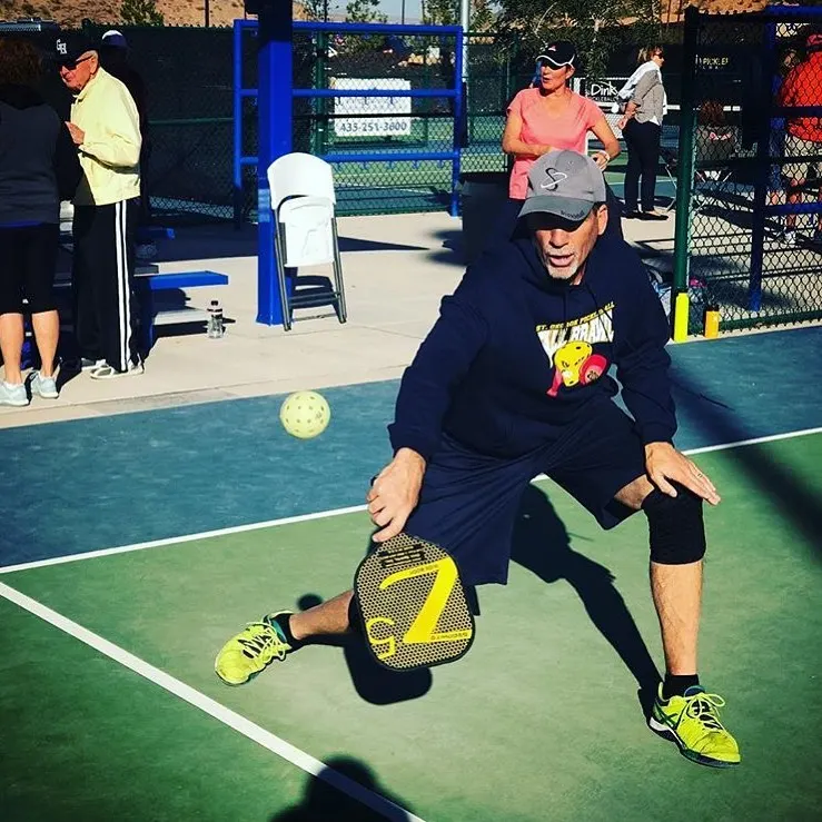 Who Is the ONIX Graphite Z5 Pickleball Paddle Best For?